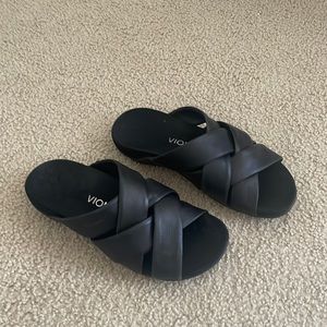 Vionic sandal leather  , like new , 🩴